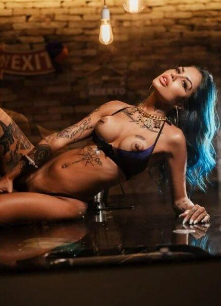 Tati Zaqui #kJUE50Rm